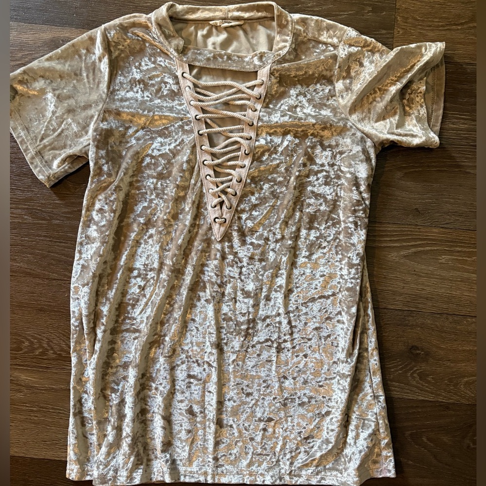Entro Velvet Lace-Up Short Sleeve Top